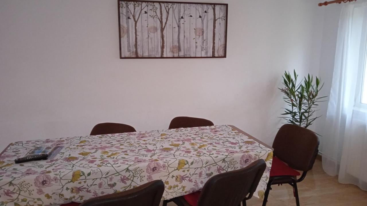 Casa Zura Hotel บุชเตนี ภายนอก รูปภาพ
